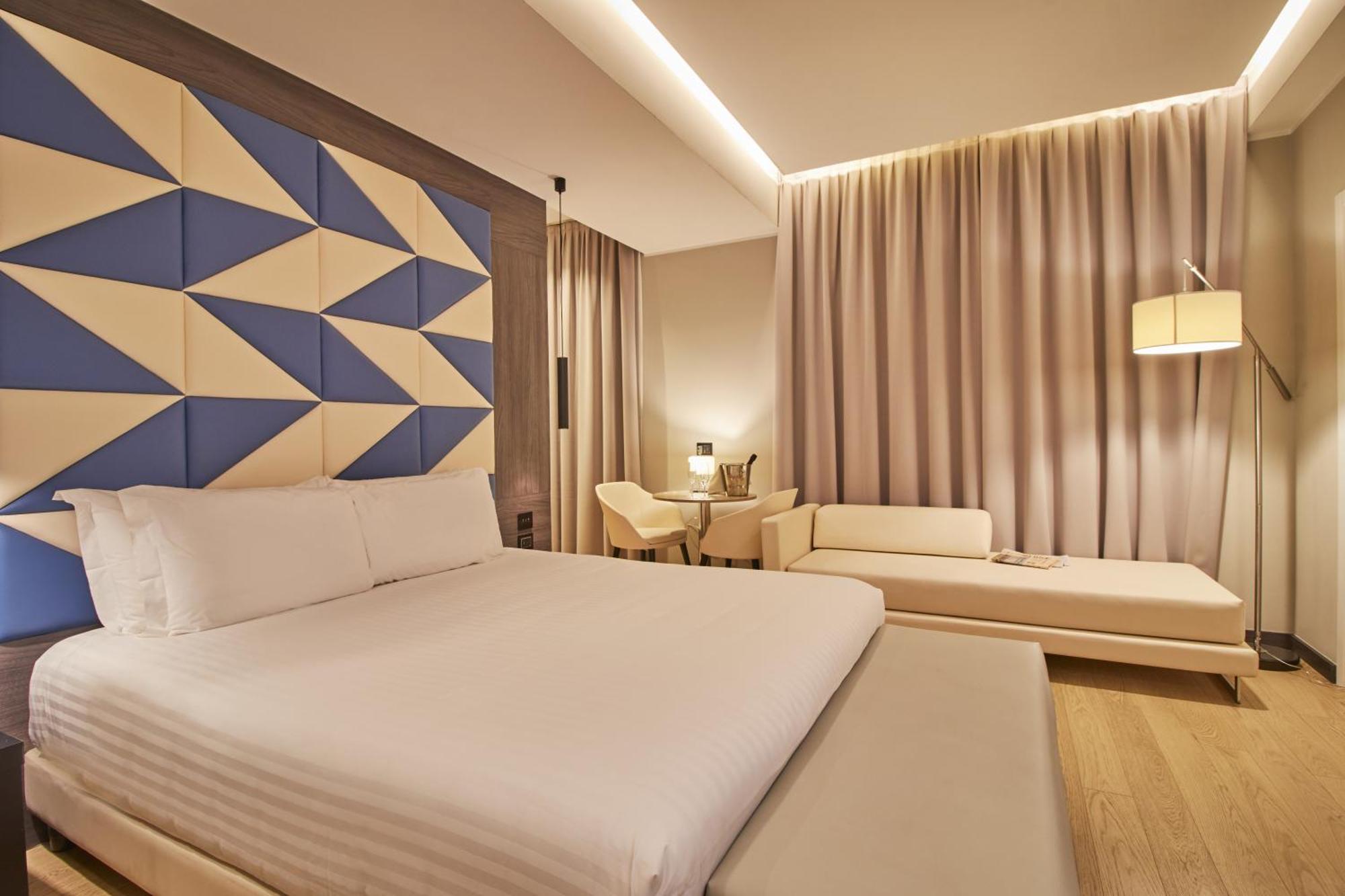 Ih Hotels Milano Ambasciatori — Photos 1
